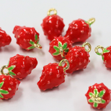 レッドストロベリー / ゴールドカラー/ 4個 / 真鍮 / 6.7 x11.4mm