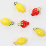 レッドストロベリー / ゴールドカラー/ 4個 / 真鍮 / 6.7 x11.4mm