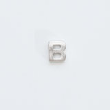 アルファベット B / 1個 / SV925+ホワイトゴールドメッキ / 4.9 x 6.1mm