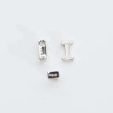 アルファベット I / 1個 / SV925+ホワイトゴールドメッキ / 3.4 x 6.2mm
